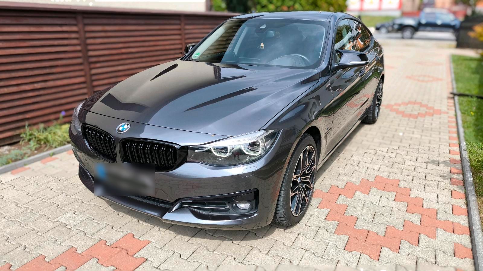BMW BMW 320d GT xDrive HUD AHK Adaptiv LED Aut...