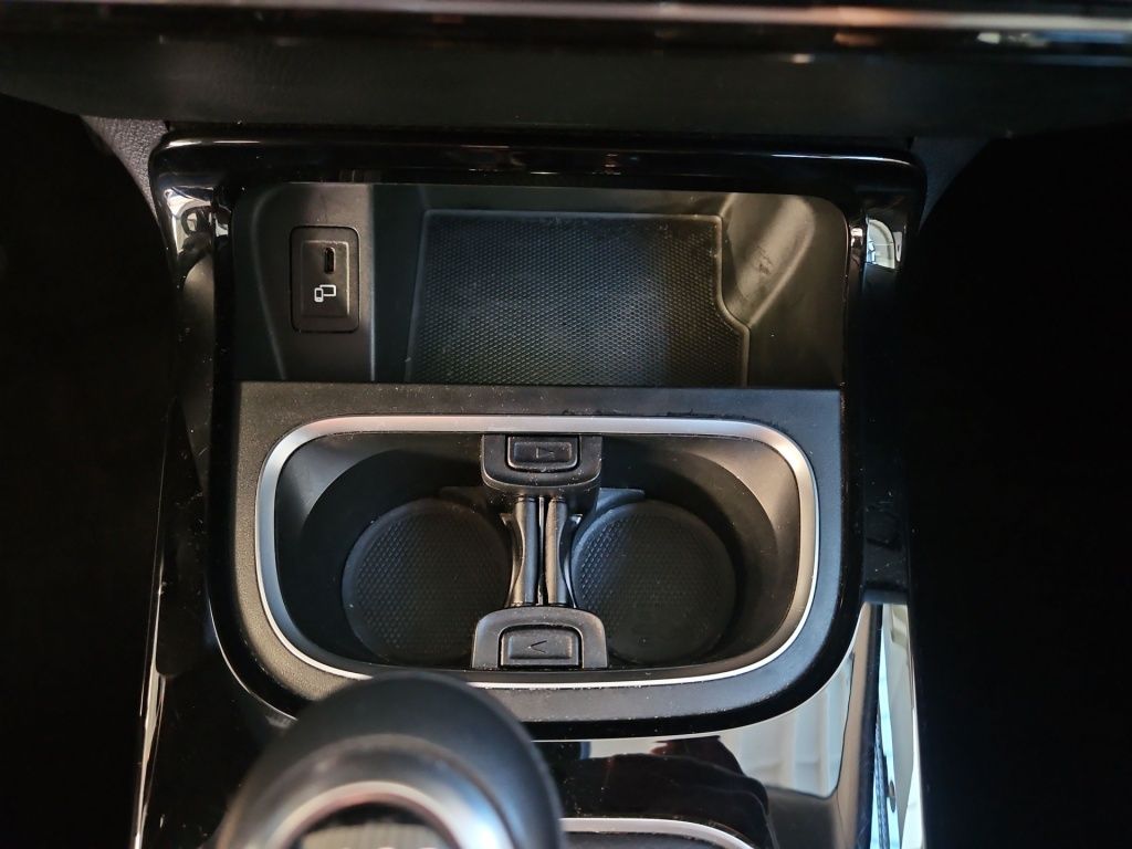Fahrzeugabbildung Mercedes-Benz B 200 STYLE AHK Navi LED SHZ KAM SpurH ParkAss