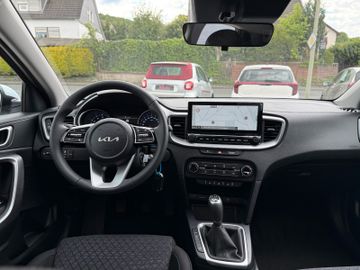 Kia Ceed 1.5 T-GDI Kamera PDC SHZ Klima CarPlay