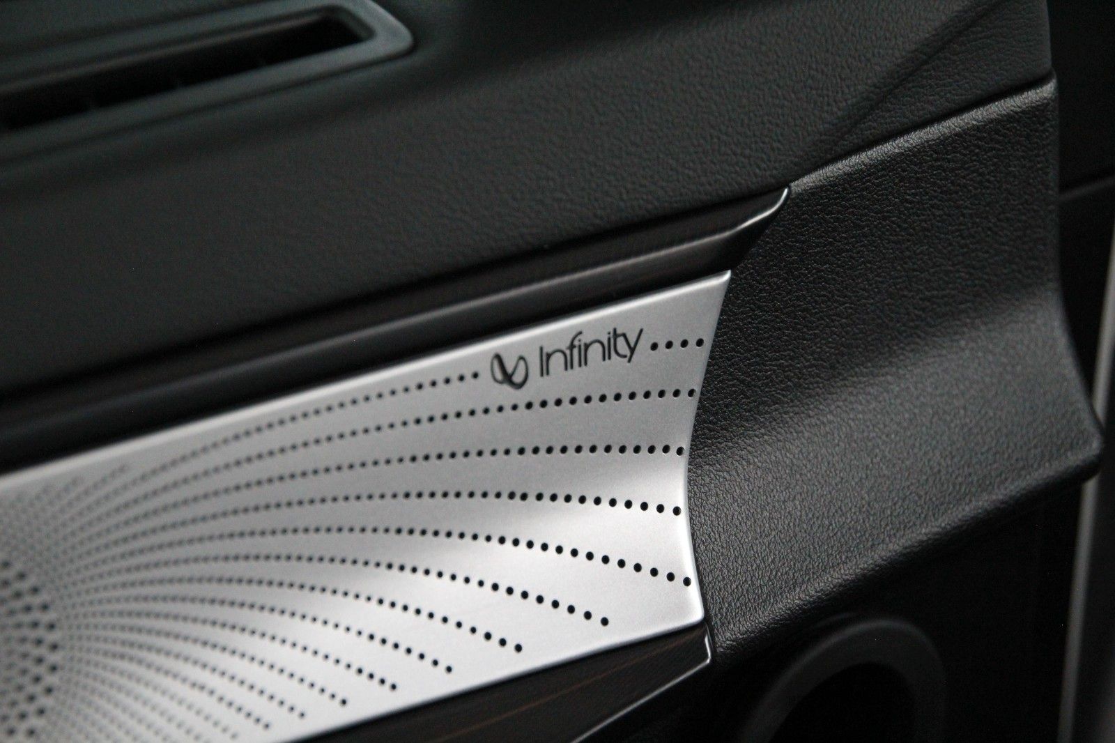 Fahrzeugabbildung GWM WEY03 LUXURY 4WD PHEV Pano, Sitzk., Winter