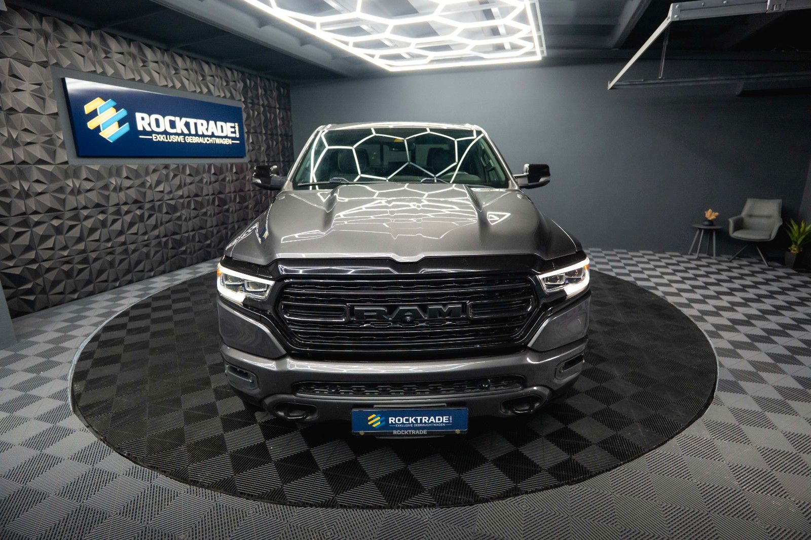 Fahrzeugabbildung Dodge RAM 5.7 V8 HEMI 4x4 LIMITED Night LongBed *ACC*