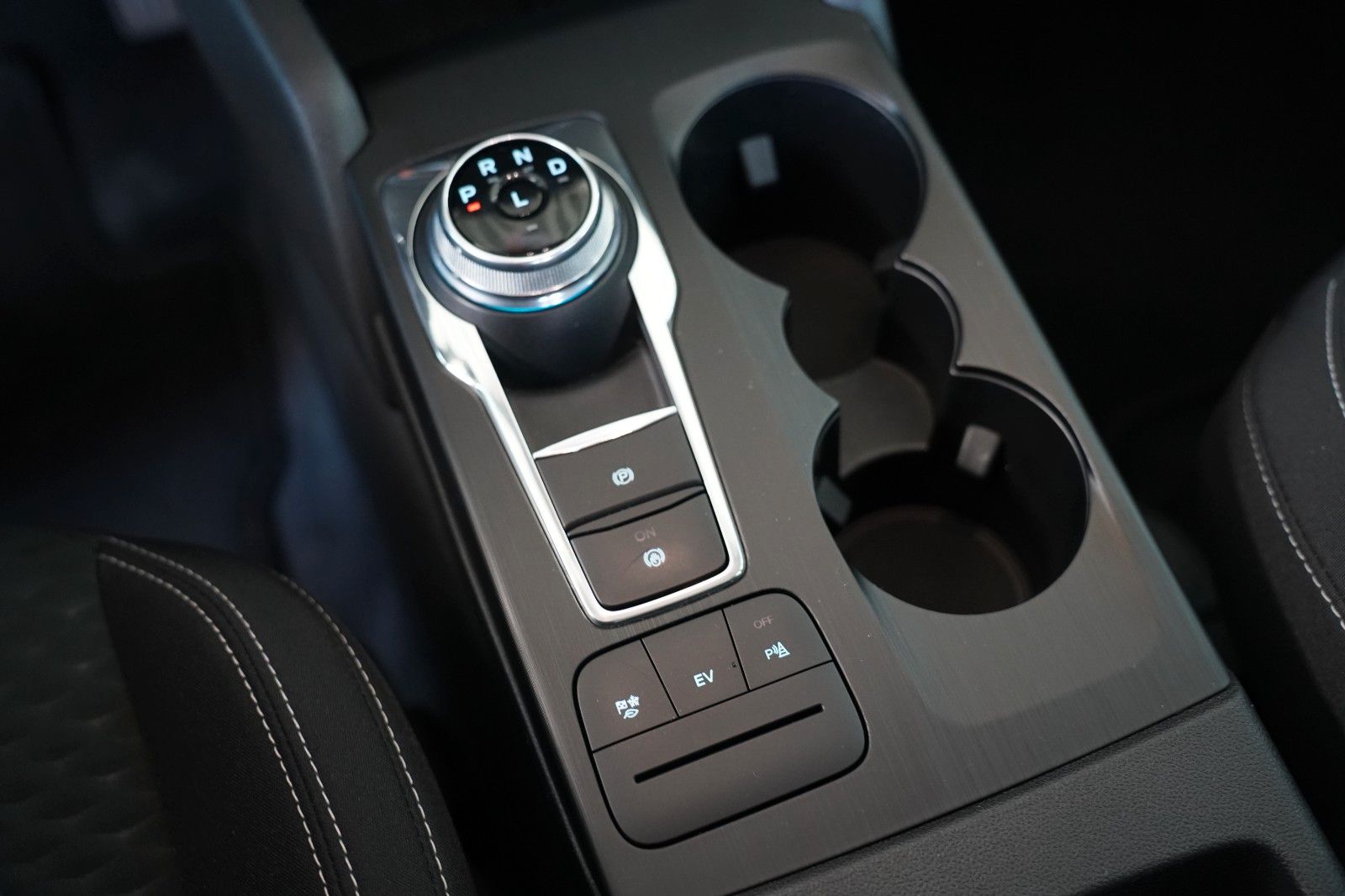 Fahrzeugabbildung Ford Kuga PHEV C&C Winter-Paket*Allwetter*Navi*Assist