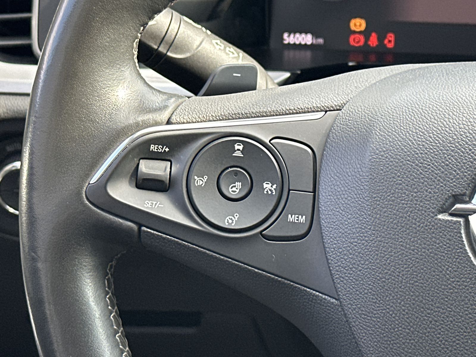 Fahrzeugabbildung Opel Grandland (X) 1.5 D Elegance NAV+MATRIX+ACC+AHK