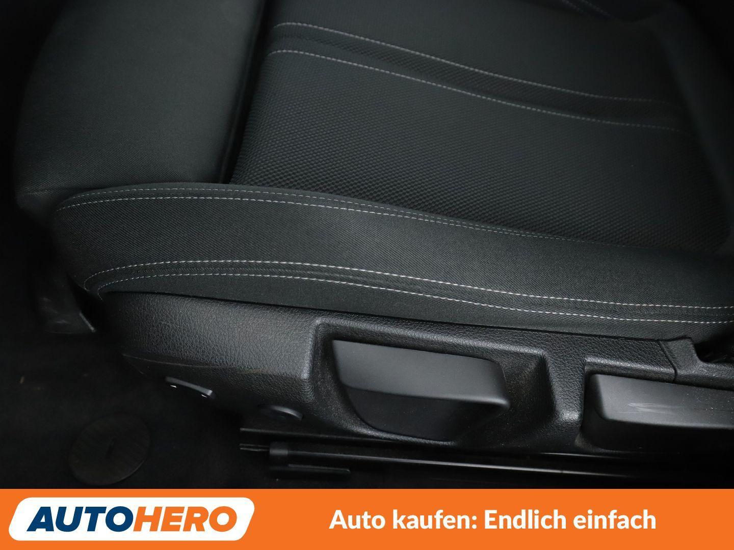 BMW 118i Sport Line Aut.*NAVI*LED*PDC*TEMPO*