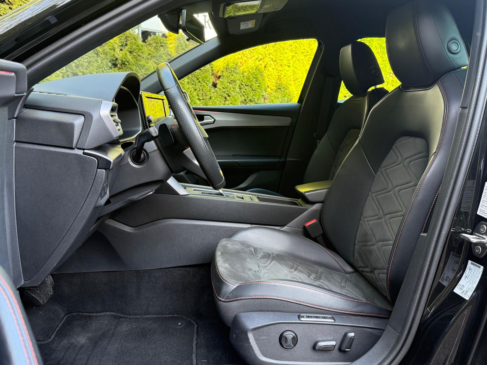 Fahrzeugabbildung SEAT Leon ST 2.0TDI DSG FR-Line LED+SHZ+VIRT+ACC+MEMO