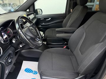 Mercedes V 220 - 8