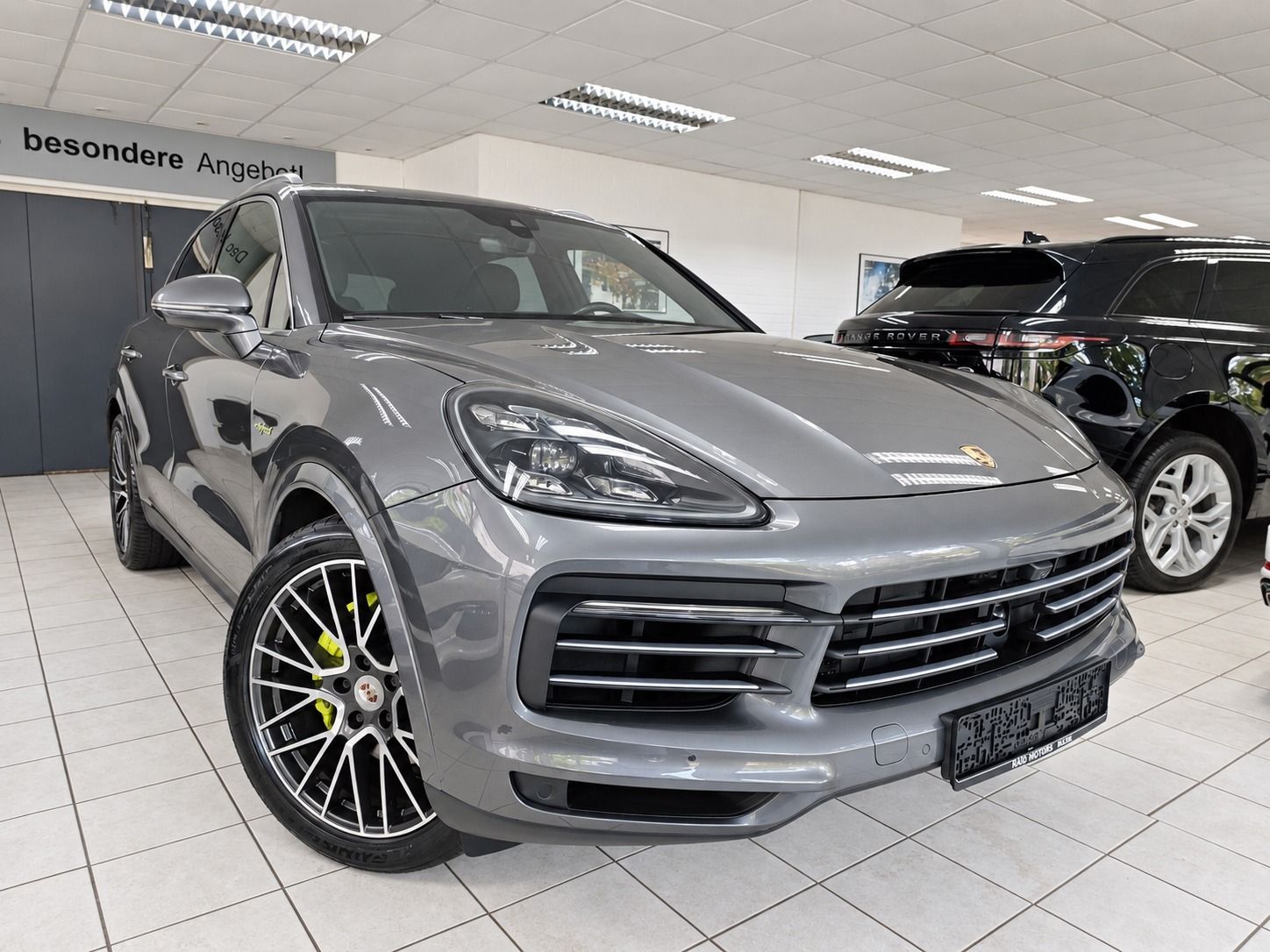 Porsche Cayenne - 1