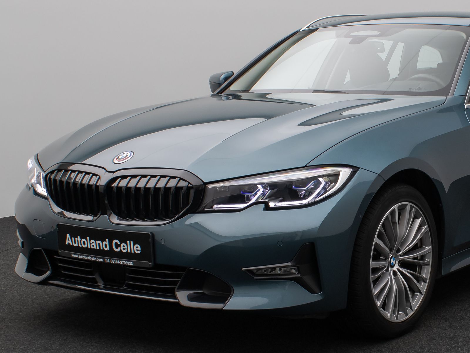 Fahrzeugabbildung BMW 320d Sport Line Kamera Laser HUD DAB HiFi Komfor