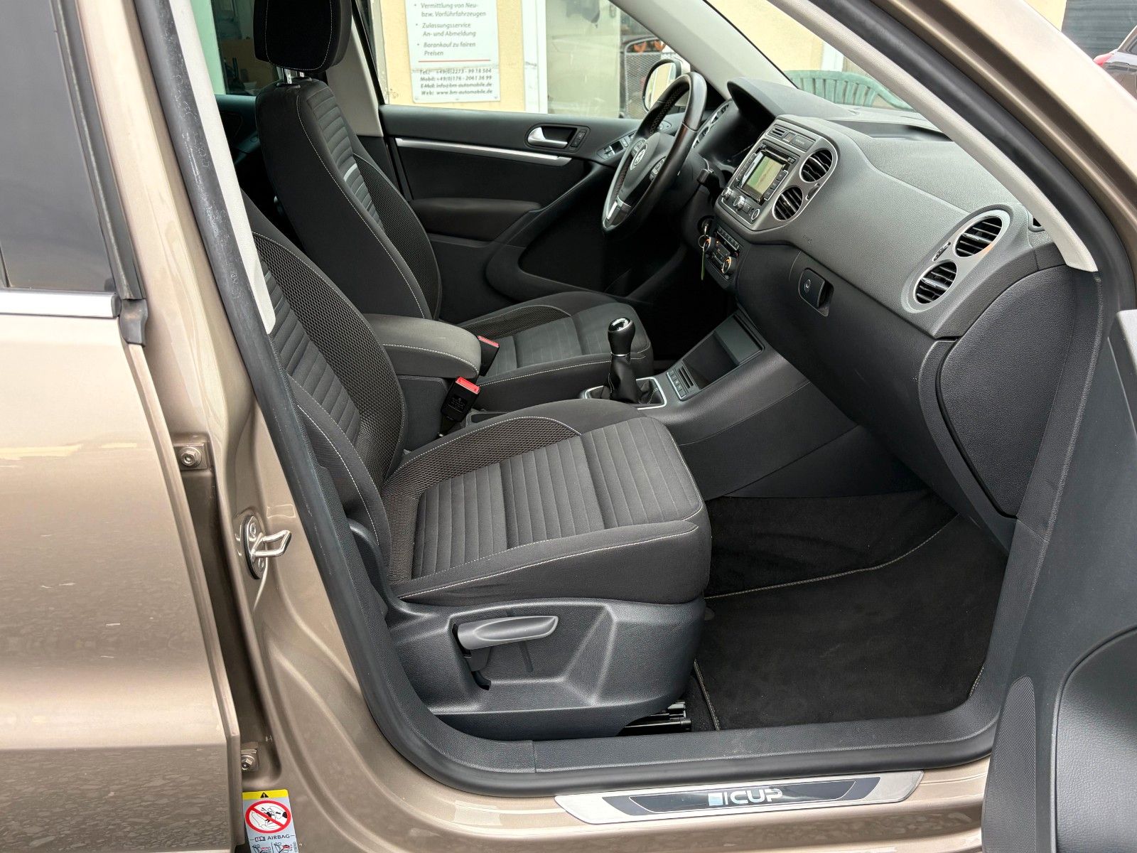 Fahrzeugabbildung Volkswagen Tiguan 1.4 TSI Cup Sport & Style Navi SPORTSITZE