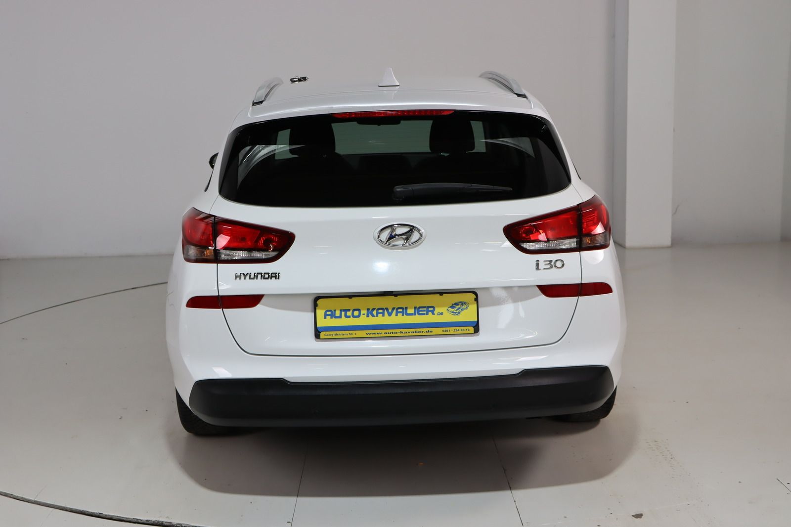 Fahrzeugabbildung Hyundai i30 T- GDi CW Family + * LED * Navi * DAB+ *