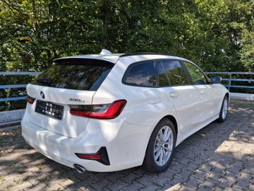 BMW 330 - 4