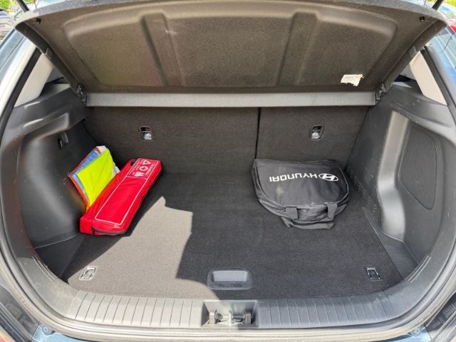 Fahrzeugabbildung Hyundai KONA Trend Elektro 2WD +KLIMA+NAVI+PDC+RFK+UVM+