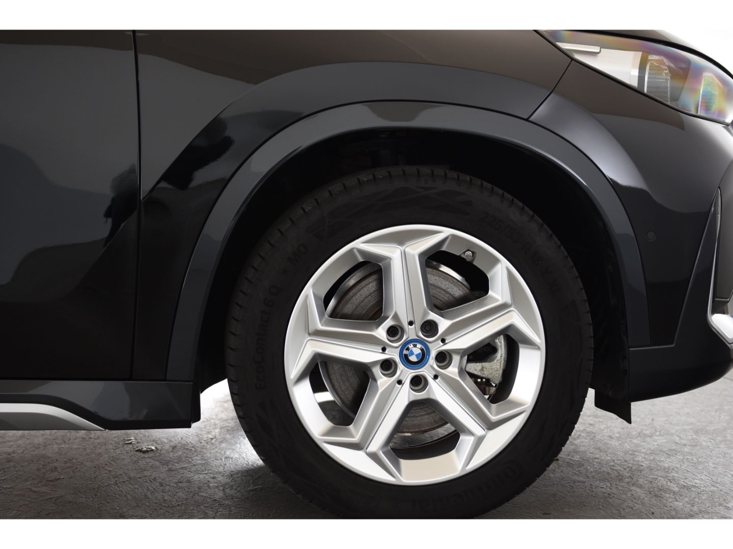 BMW iX1 xDrive 30 xLine Panoramadach Anhängerkupplun foto 5
