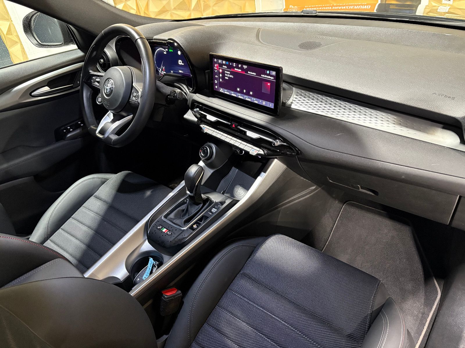 Fahrzeugabbildung Alfa Romeo Tonale Sprint/APPLE/NAVI/ACC/PDC/SPURHALTE/KLIMA