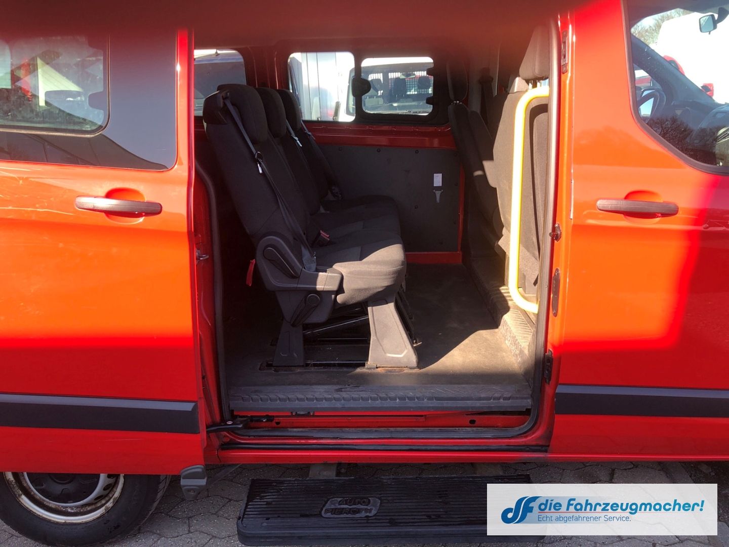 Fahrzeugabbildung Ford Transit Custom Kombi 300 L1 2.2 TDCi *2379 *KLIM
