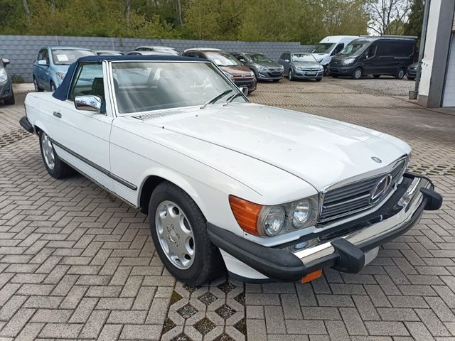 Mercedes-Benz 560 SL mit H-Kennzeichen