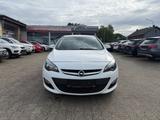 Opel Astra J Lim. PDC Multifkt Tempo 5-trg Sitzhz BT - Opel Astra Gebrauchtwagen in Aachen