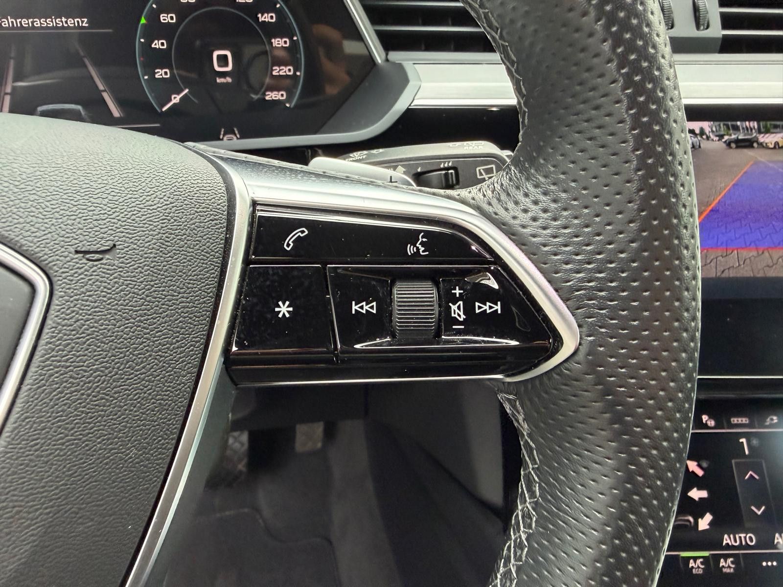 Fahrzeugabbildung Audi e-tron 50 QUATT S LINE 20"+LEDER+LUFT+ACC+KAM+