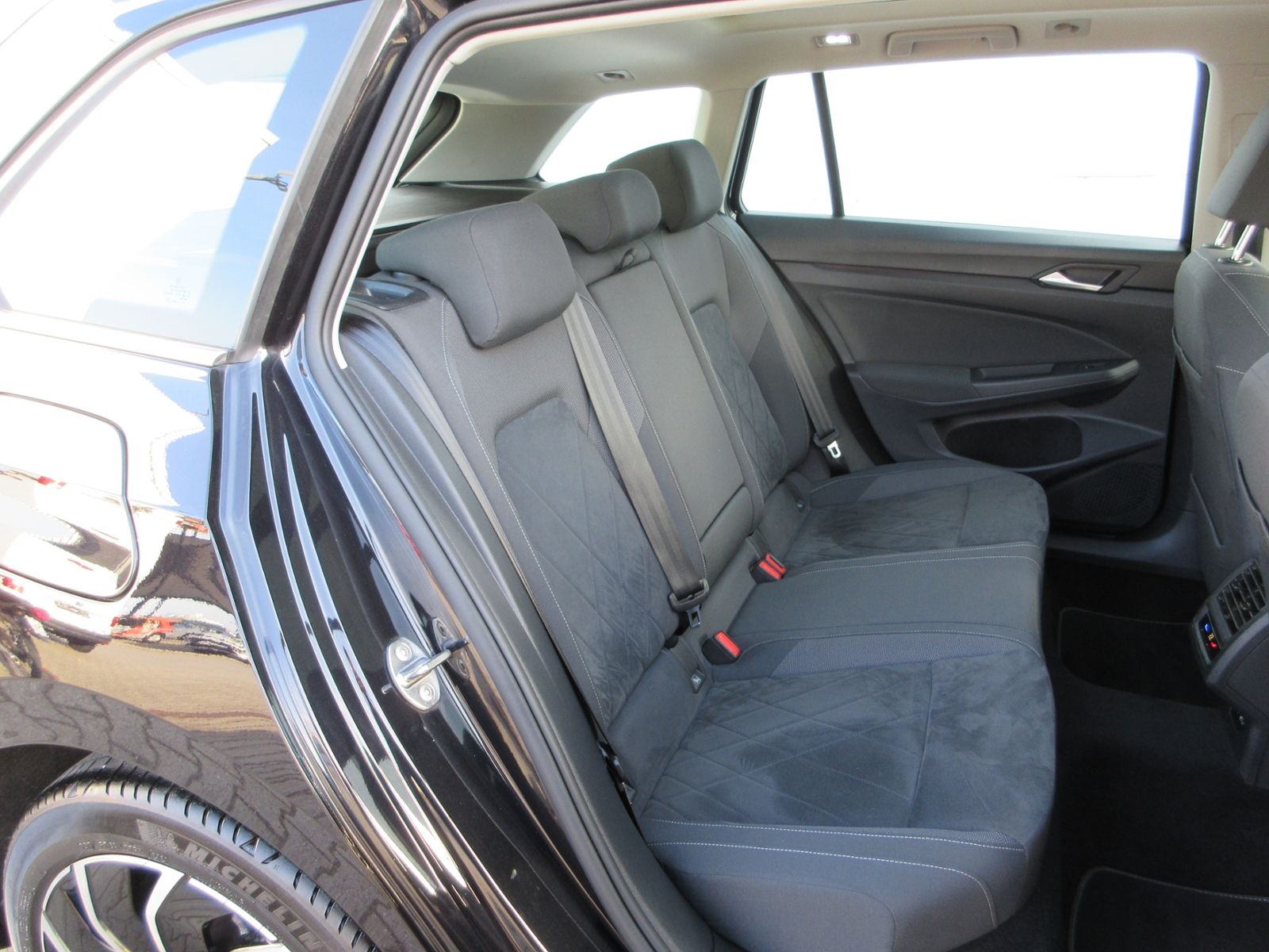 Golf VIII Variant 1.5 TSI Style AHK/PANORAMA/LED
