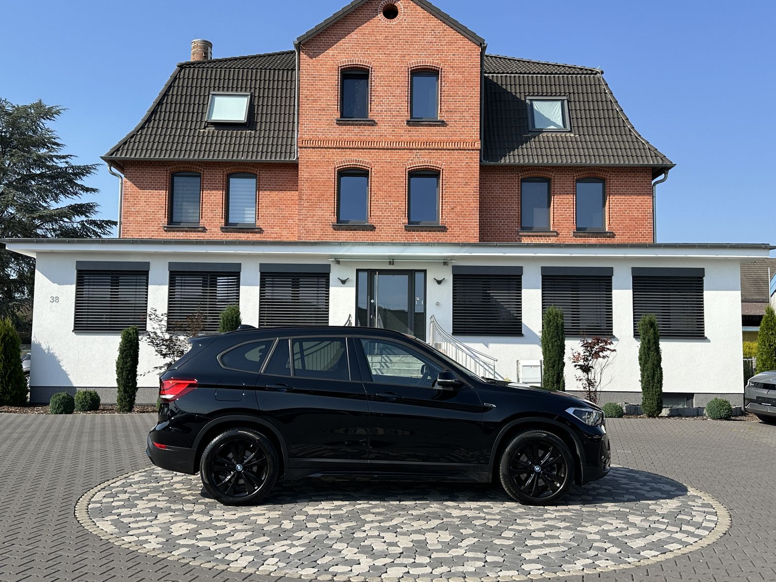 BMW X1 xDrive25 Plug-In Sport Line LED ACC NAV+ HIFI