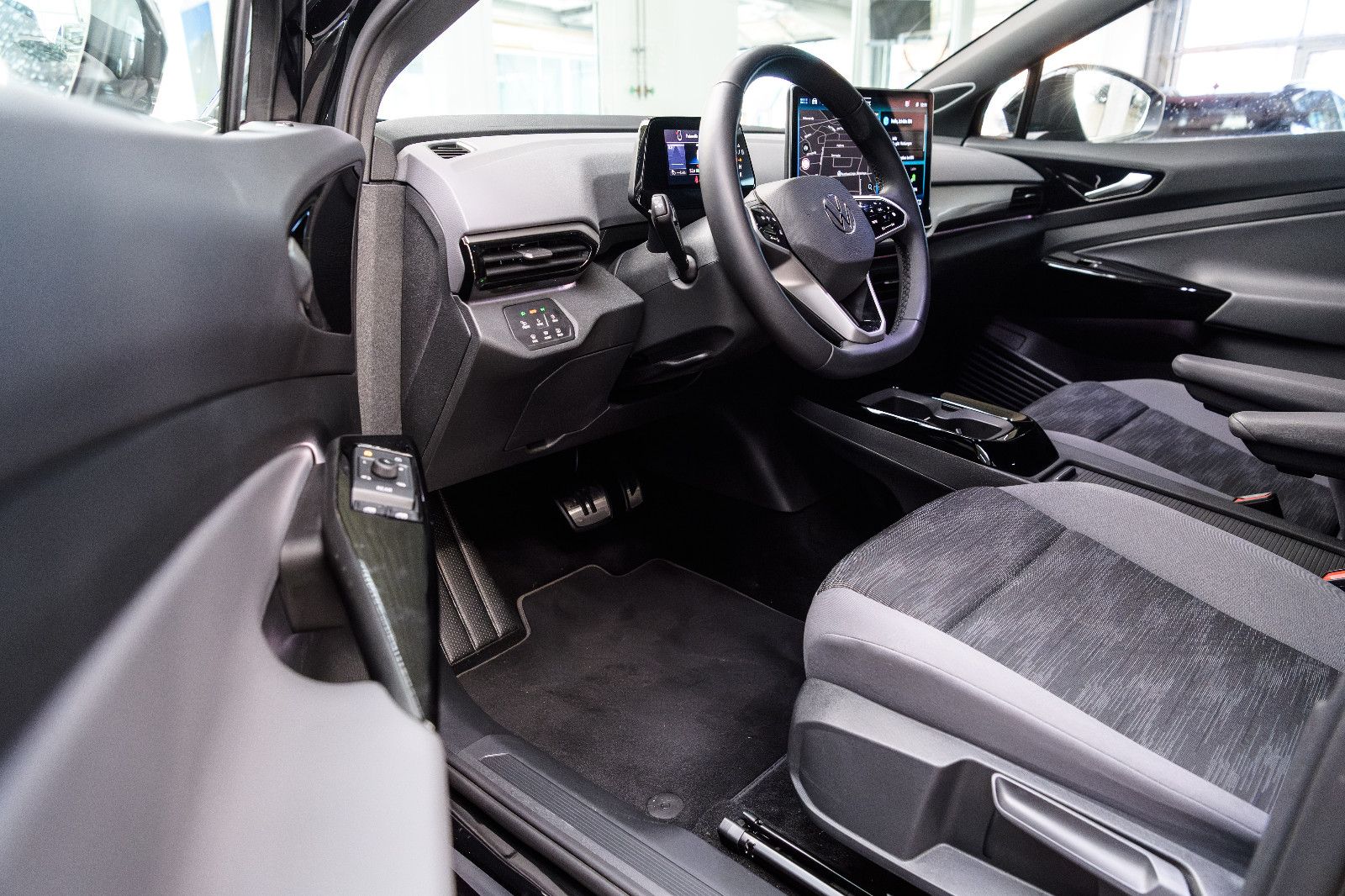 Fahrzeugabbildung Volkswagen ID.4 Pro IQ-LED+AHK+NAV+HUD+WÄRMEPUMPE+H&K+ACC