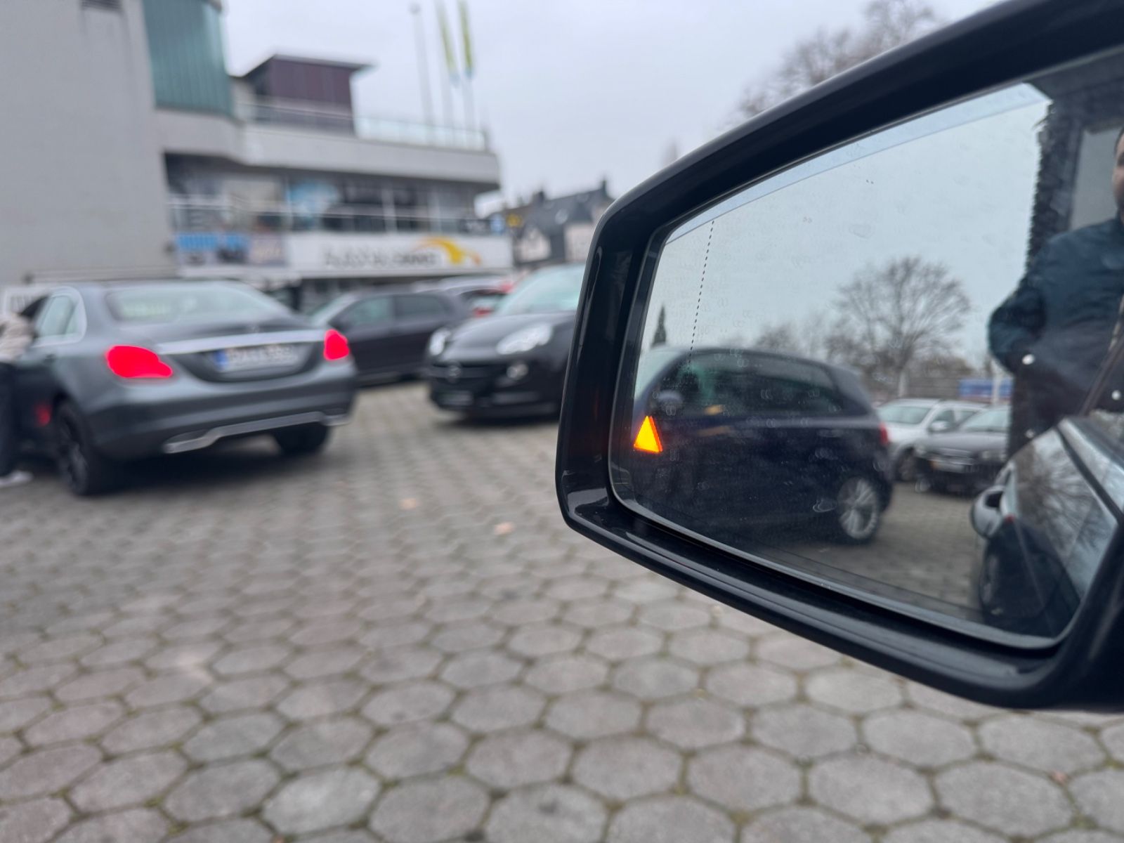 Fahrzeugabbildung Mercedes-Benz C 180 C -Klasse Coupe AMG-Line*Pano*Kamera*LED