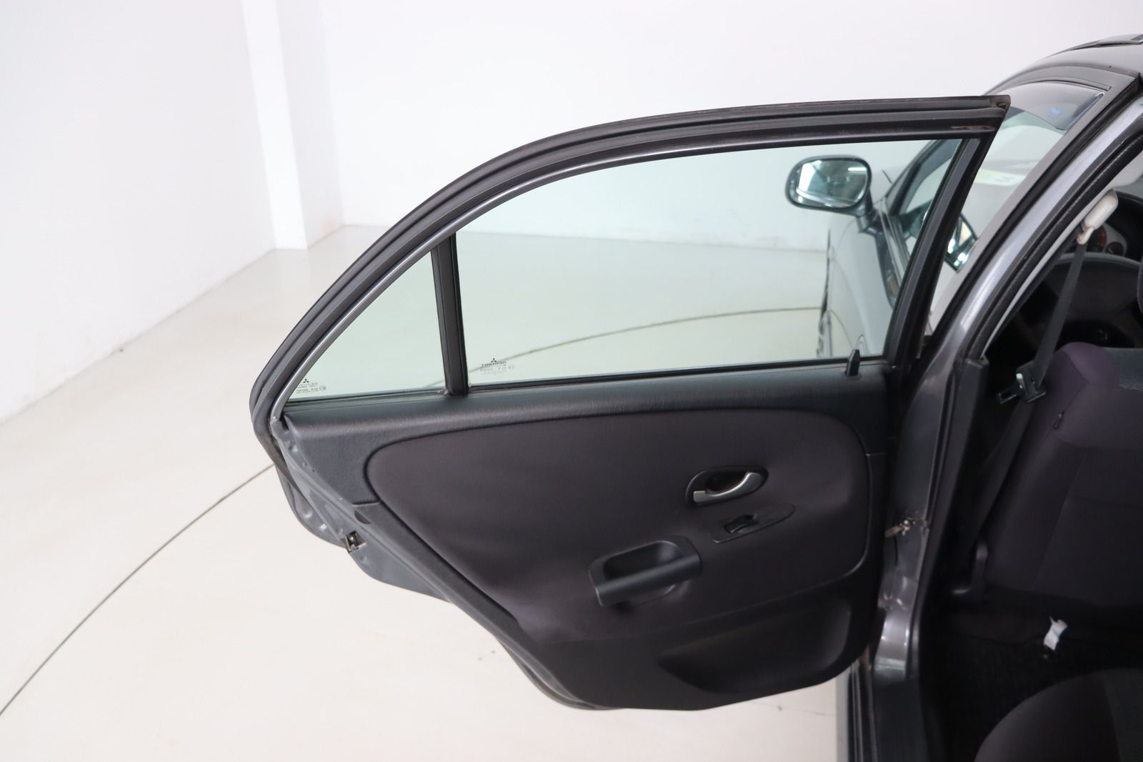 Fahrzeugabbildung Mitsubishi Carisma 1.6 Avance Automatik * HU/AU 03.28