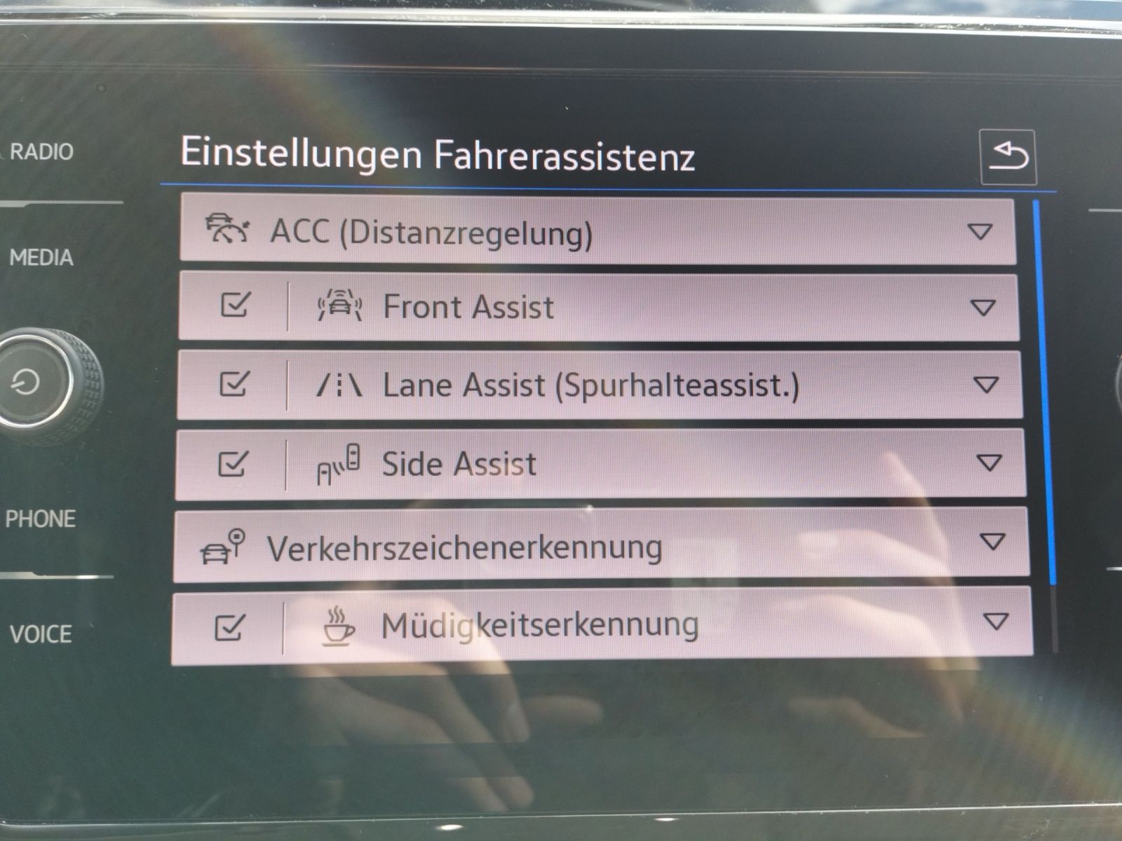 Fahrzeugabbildung Volkswagen Touran Move TDI DSG 7-Sitzer Matrix ACC 17" SHZ