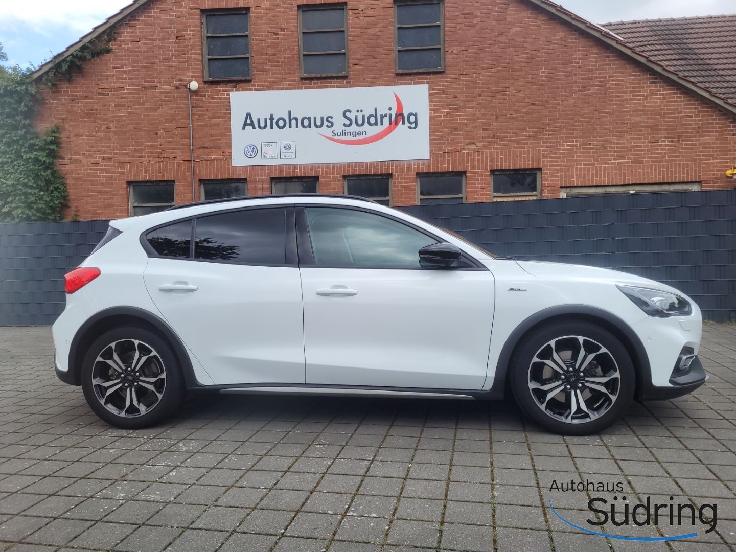 Focus 1.5 EcoBoost Active HUD AHK Navi LED ACC