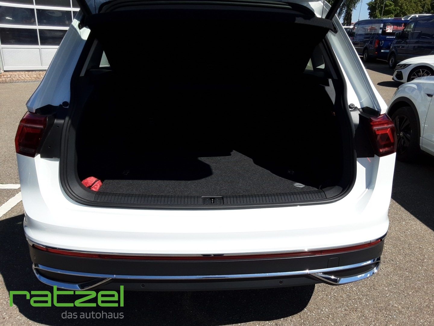 Fahrzeugabbildung Volkswagen Tiguan 4Motion Elegance 2.0 TDI 7-Gang-DSG