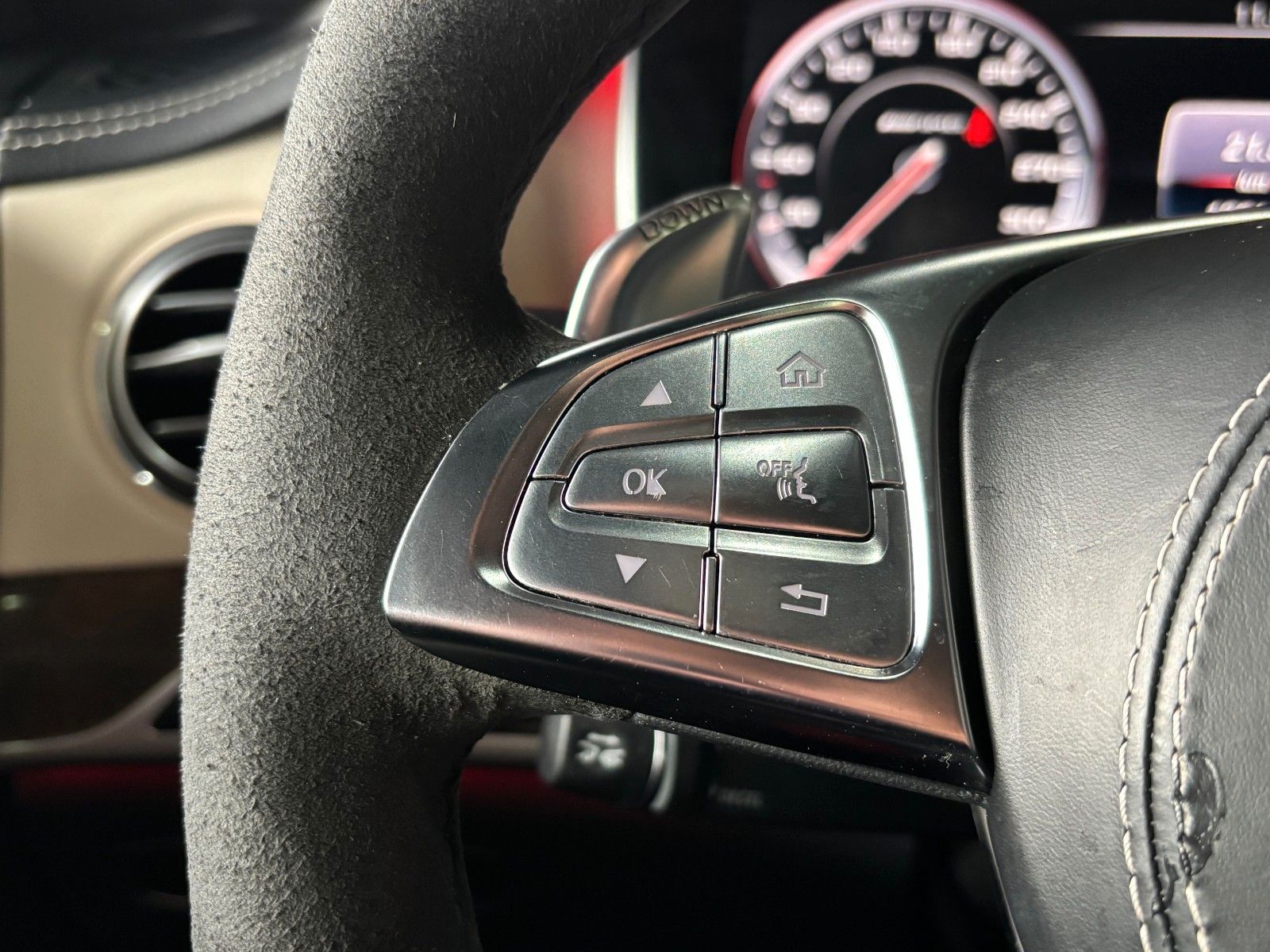 Fahrzeugabbildung Mercedes-Benz S 63 AMG L *Designo*Pano*Burmester*HUD*360KAM