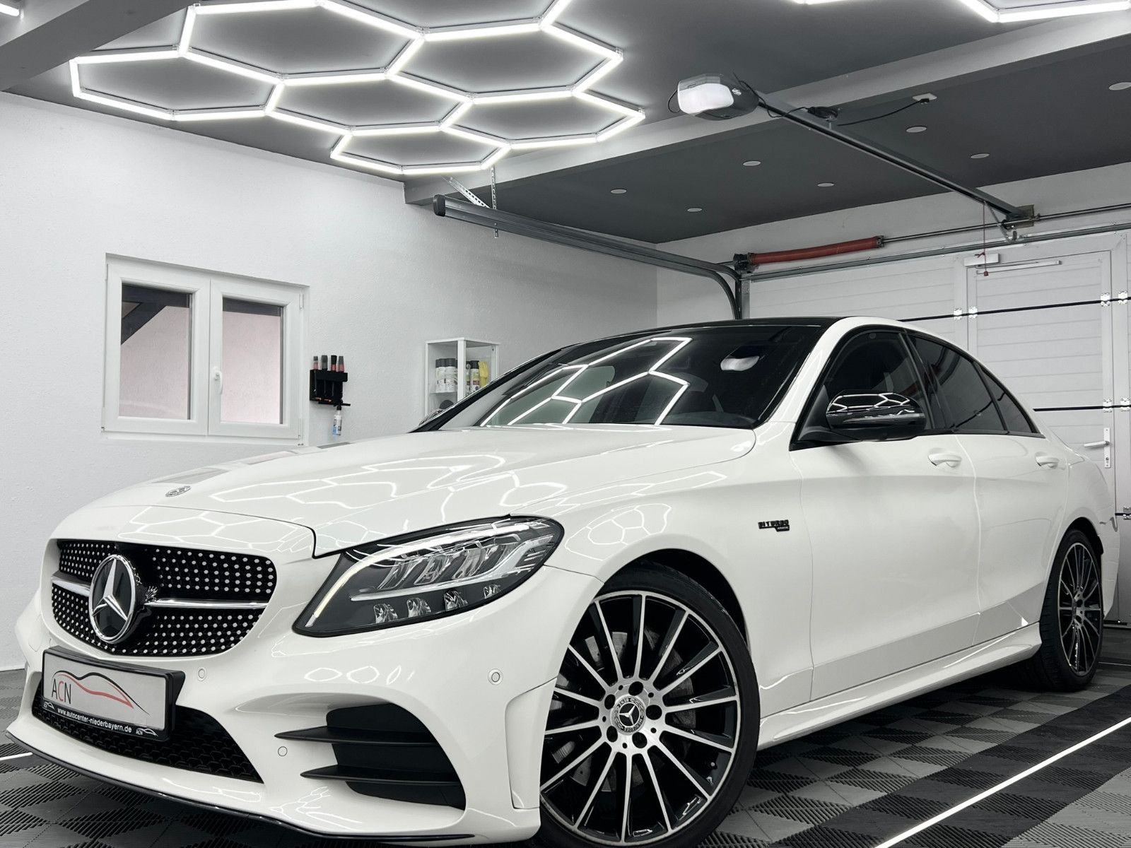 Fahrzeugabbildung Mercedes-Benz C 300 Lim. AMG-LINE/360*/BURMESTER/WIDESCREEN