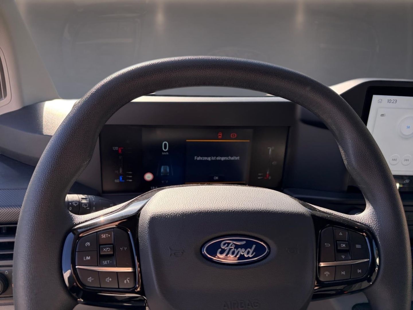 Fahrzeugabbildung Ford Transit Custom Kasten 300 L1 Trend FWD