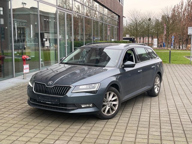 Skoda Superb Combi Ambition NAVI/SHZ/PDC/