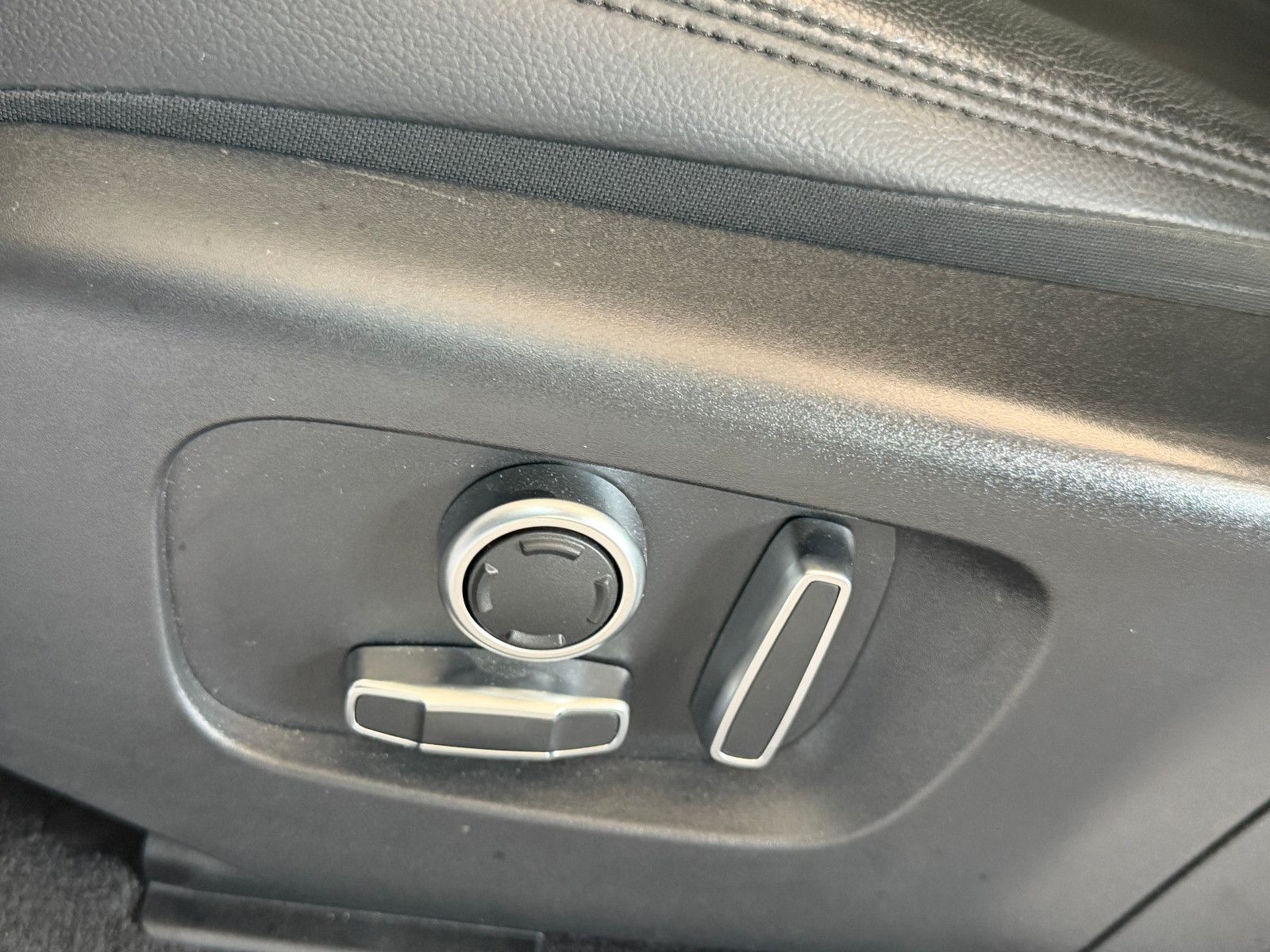 Fahrzeugabbildung Land Rover Range Rover Evoque S Hybrid/P300/360°/APPLE/NAVI