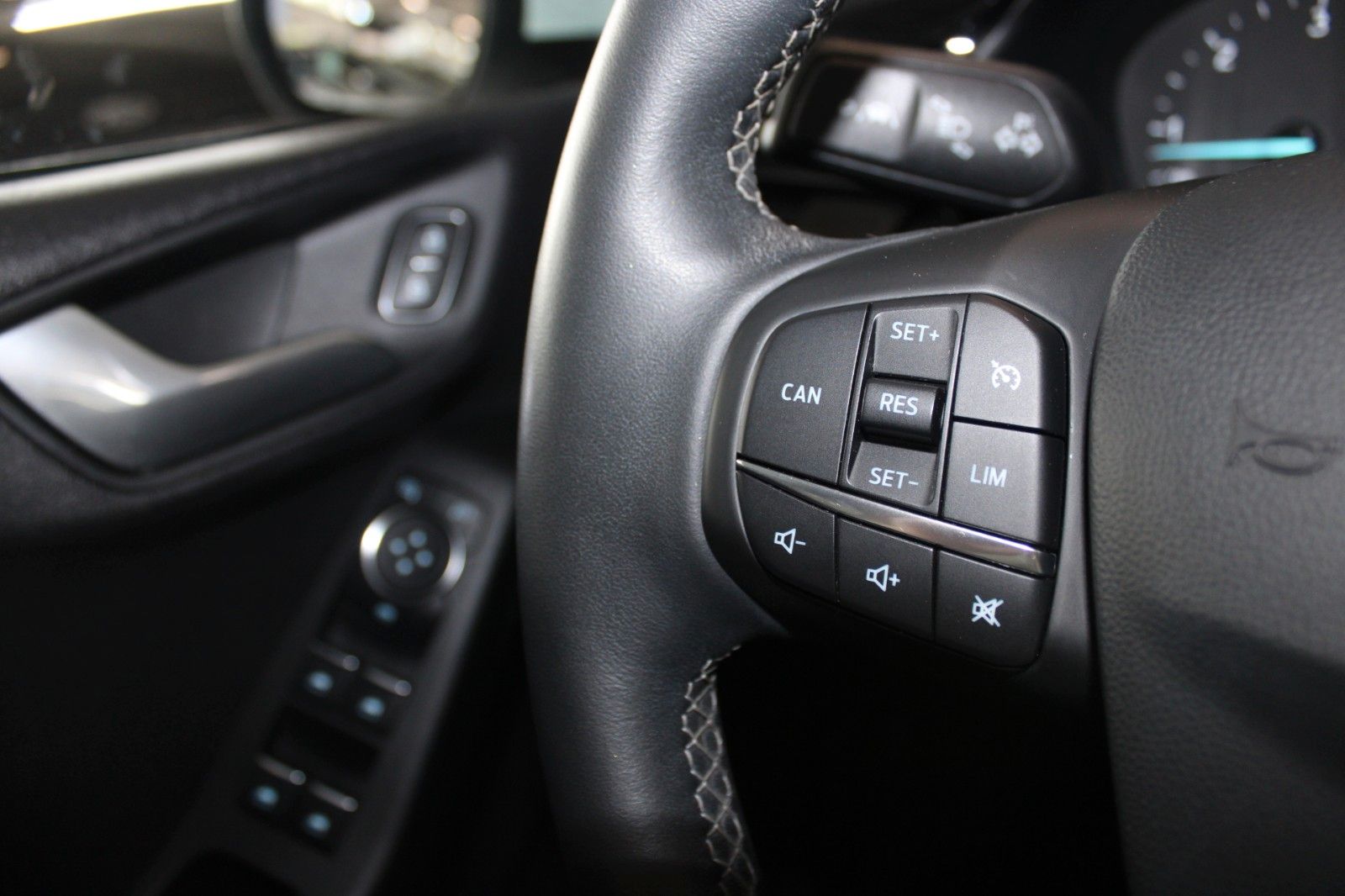 Fahrzeugabbildung Ford Fiesta 1,5 TDCi Cool & Connect 5-trg NAVI LED