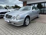 Mercedes-Benz CLK 320 Elegance Automatik*Klima*E.Schibedach - Mercedes-Benz CLK 320: Coupé