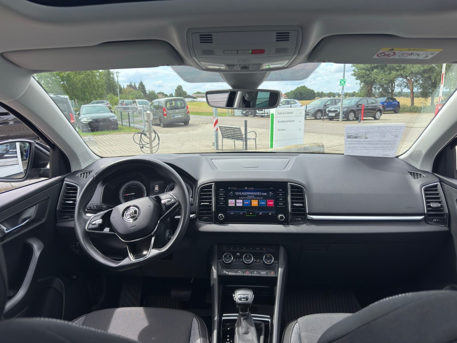 Fahrzeugabbildung SKODA Karoq Clever 4x4 TDI DSG*AHK*StHz**Pano*eHeck