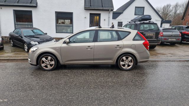 Kia ANDERE Ceed Sportswagon Business Line