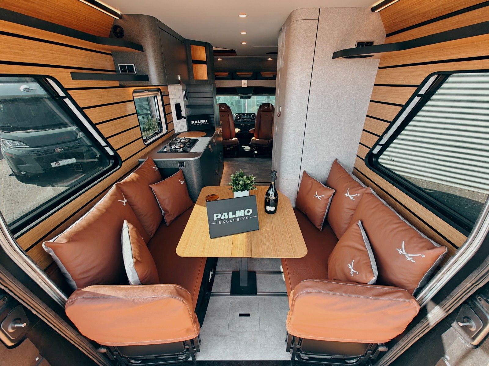 Fahrzeugabbildung HYMER / ERIBA / HYMERCAR VENTURE S 4x4 SANSIBAR® LTD. 1 OF 7 by palmo