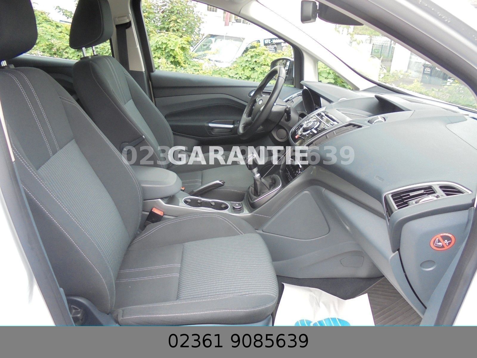 Fahrzeugabbildung Ford C-MAX Titanium/Klima/Navi/Pdc+Kamera/TÜV NEU