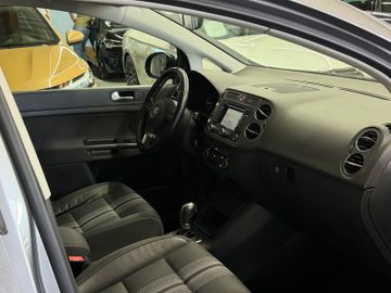 Volkswagen Golf - 11