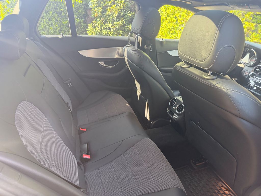 Image of Mercedes-Benz C 300