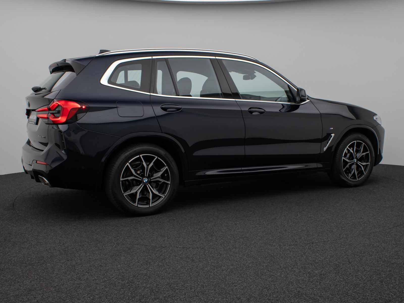 Fahrzeugabbildung BMW X3 xD20i M Sport Panorama Kamera HiFi DAB 19Zoll