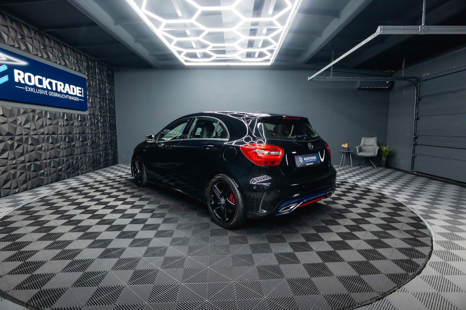 Fahrzeugabbildung Mercedes-Benz A 250 AMG Sport Black Edition *TÜV Neu*Navi*19%*