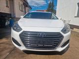 Hyundai i40 1.7 CRDi 104kW blue Premium DCT Premium - Hyundai i40 mit Diesel-Antrieb: Kombi, 1.7