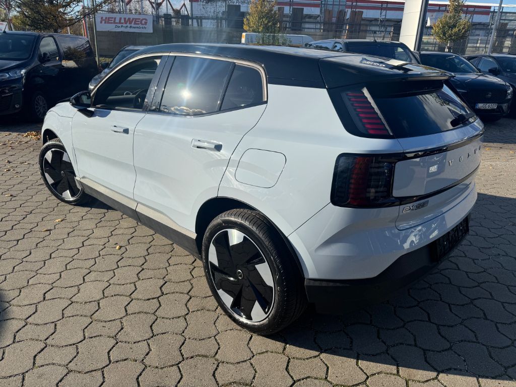 Fahrzeugabbildung Volvo EX30 Single M. Extended Range RWD Plus+SOFORT