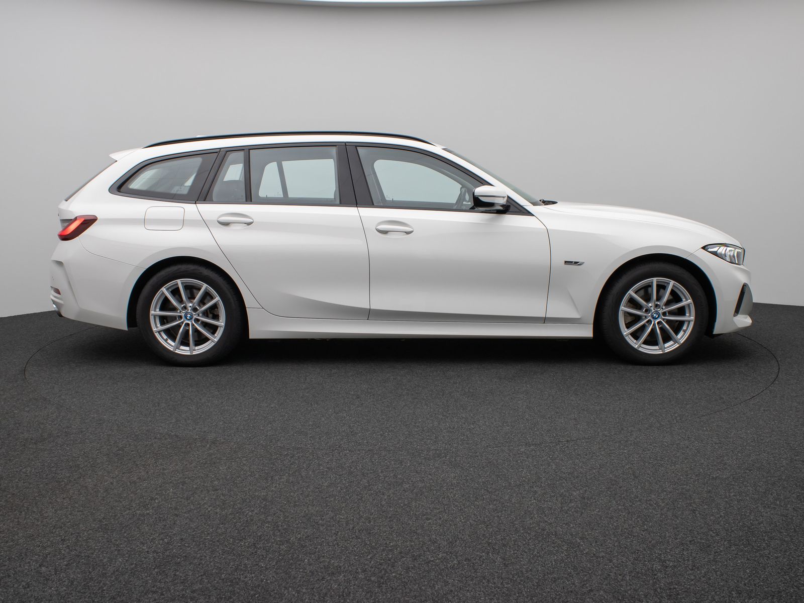 Fahrzeugabbildung BMW 330e xD Panorama DAB CockPit+ Widscr Sport Leder