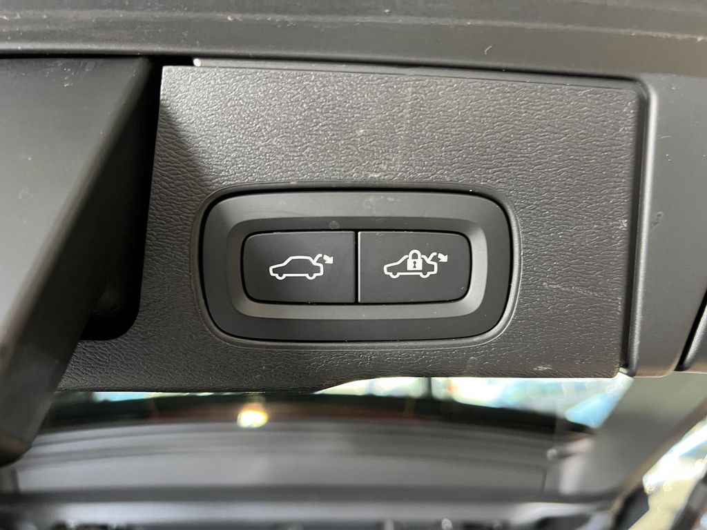 Volvo XC60 T6 Plus Dark Recharge AWD ACC Pano H/K LED