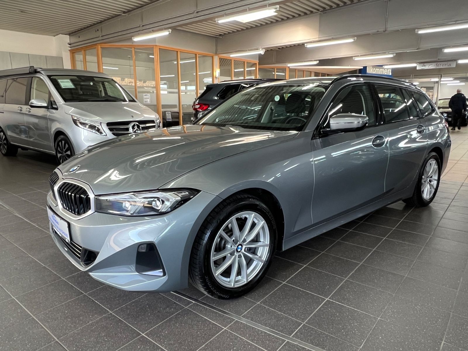 BMW 318 d Touring Driving Assistant+Curved+FACE foto 5